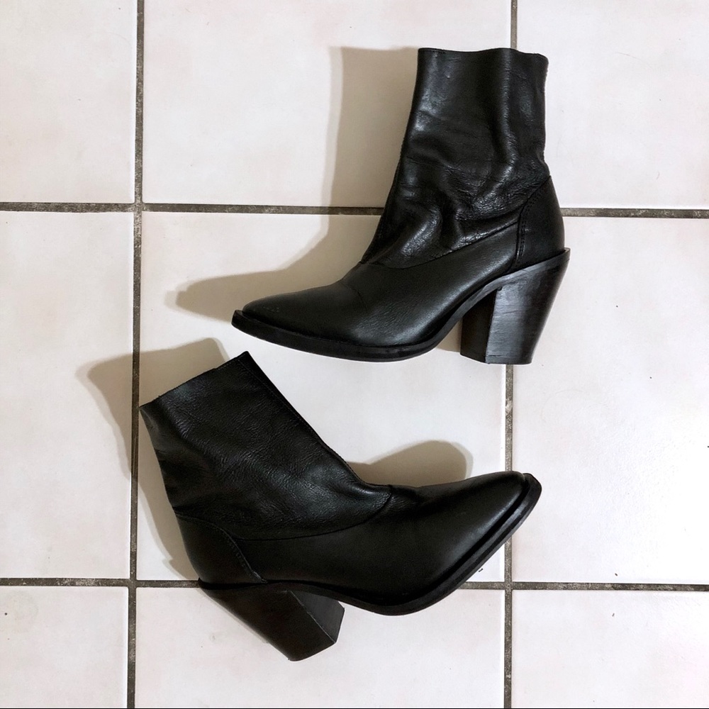 Topshop - Black Leather Ankle Boots